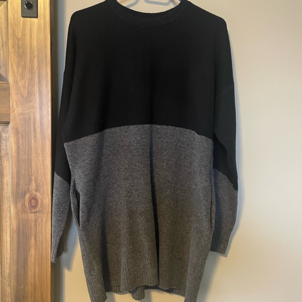 lululemon athletica Black and Gray Colorblock Knit Sweater